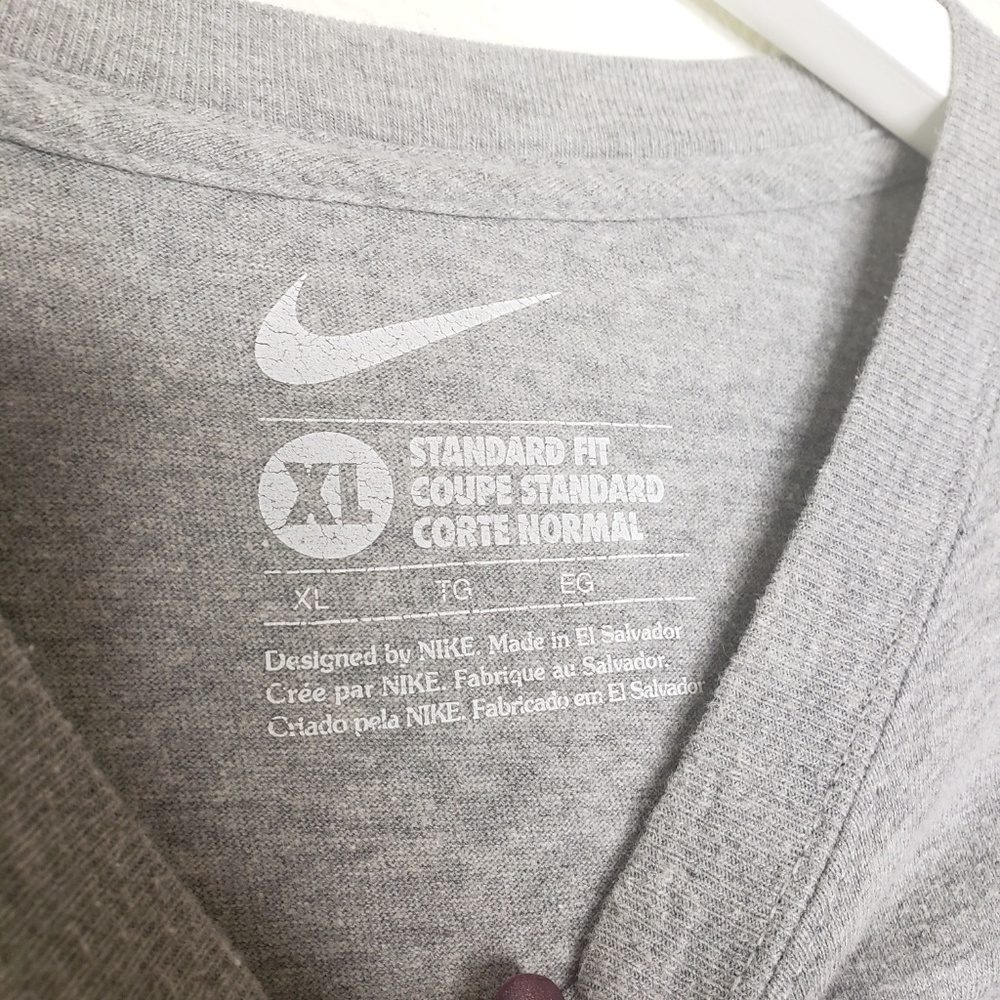 Nike Gray Basketball Graphic Tee - Picture 2 of 3